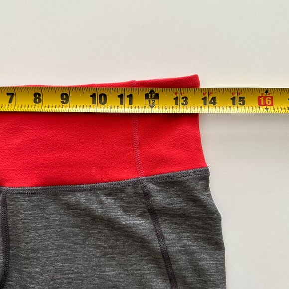 Lululemon Athletica - Size 6 - Gray and Red Capri Loose Fit Pants - Picture 4 of 8